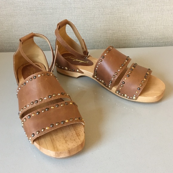 Free People North Shore Clog Sandals - Picture 2 of 8